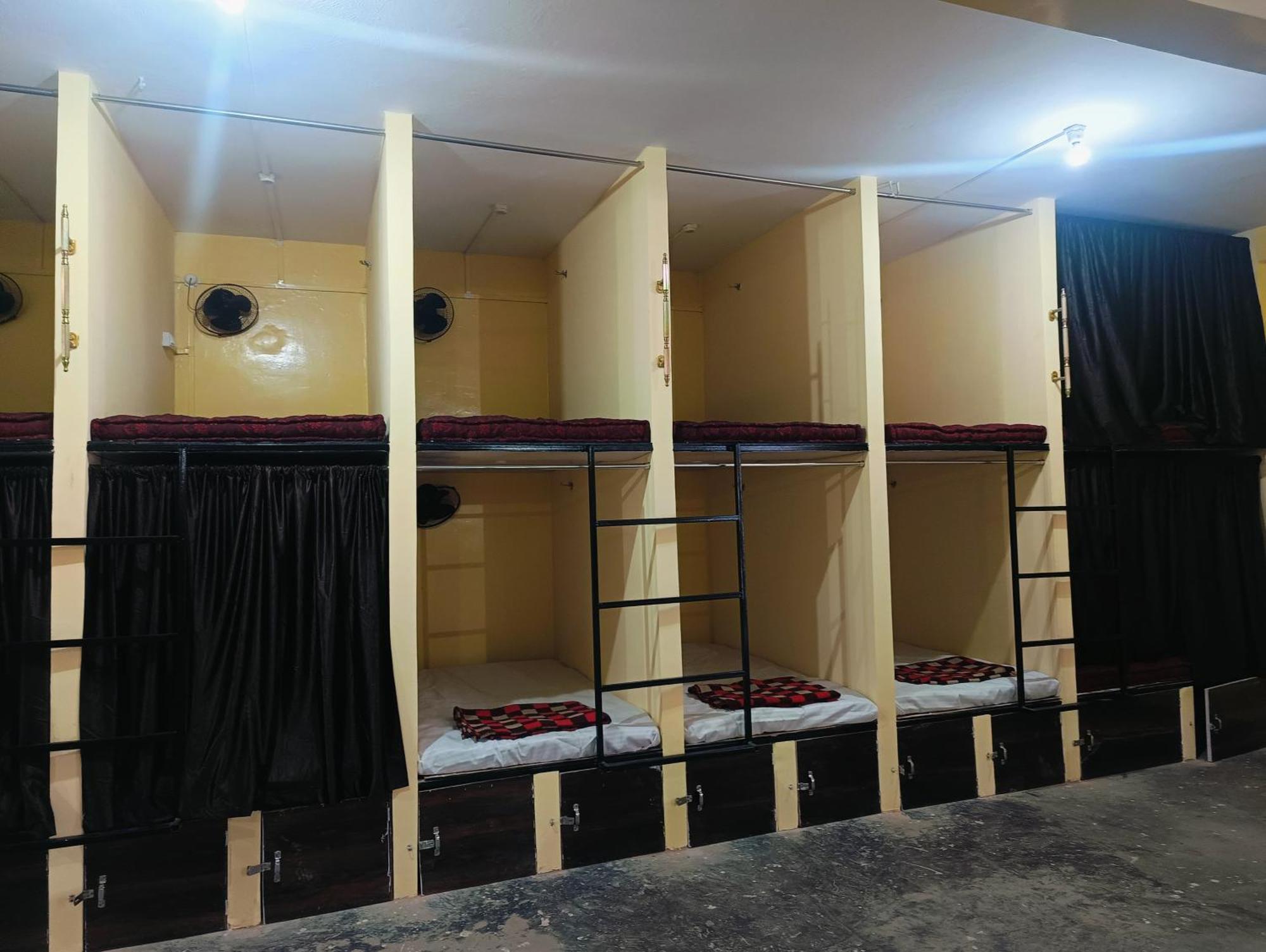 Hotel Sp Grand - Varanasi — Photos 1